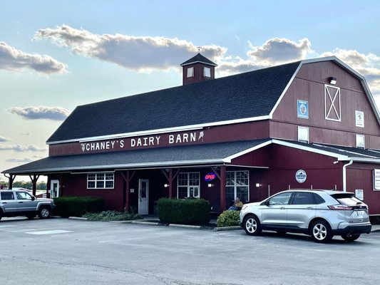 Chaney's Dairy Barn by null