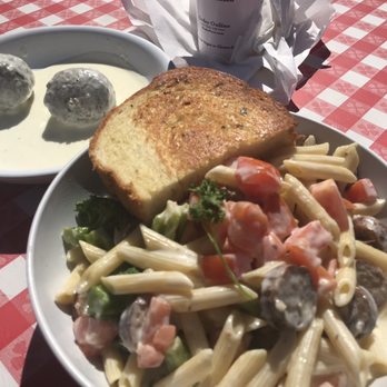 Presto Pasta - Penne Alfredo sausage tomato broccoli - Italian Near Me - Camarillo, California Presto Pasta - Penne Alfredo sausage tomato broccoli - Italian Near Me - Camarillo, California