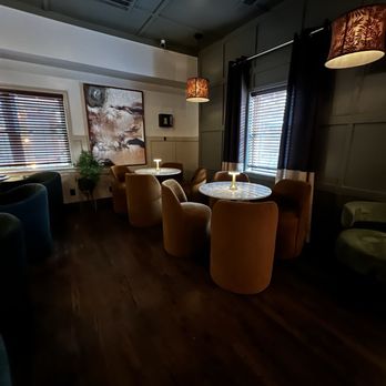 Chief’s Modern Cocktail Parlor - Cocktail Bars Near Me - Charlotte, North Carolina