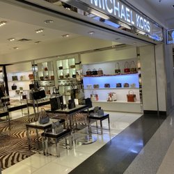 Michael Kors - Entrance