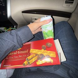 Twins market - The free snack she gave us