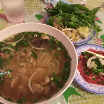 New Saigon Restaurant - Pho with beef tendon and rare steak - Vietnamese Near Me - Hilo, Hawaii New Saigon Restaurant - Pho with beef tendon and rare steak - Vietnamese Near Me - Hilo, Hawaii