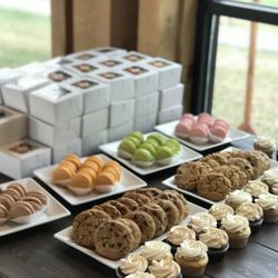 The Cake Bar - Macarons, cookies and cupcakes