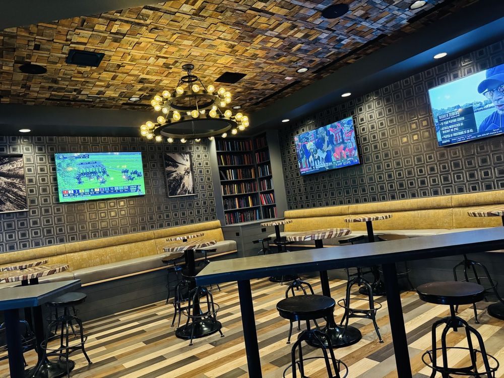 The Lodge at St Rose - Photo 2