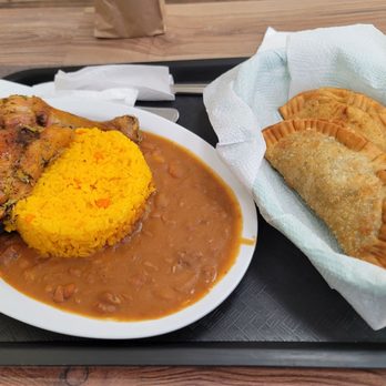 El Auténtico - 1/4 Chicken with Yellow Rice & Beans along with 2 empanadas (Chicken & Beef) - Latin American Near Me - Astoria, New York El Auténtico - 1/4 Chicken with Yellow Rice & Beans along with 2 empanadas (Chicken & Beef) - Latin American Near Me - Astoria, New York