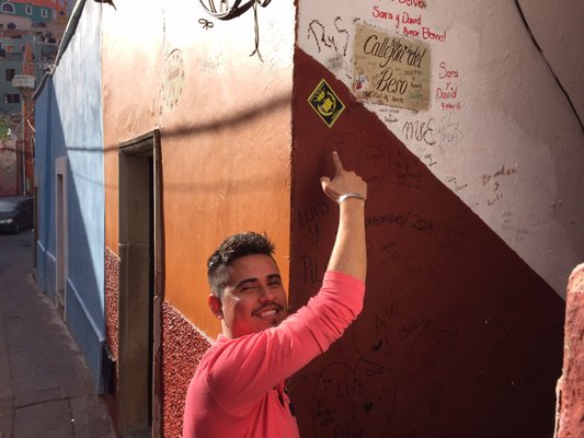 Callejón del Beso by null