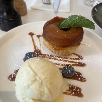 Le Moulin de la Galette - French Near Me - Paris, 75 Le Moulin de la Galette - French Near Me - Paris, 75