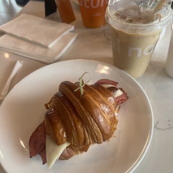 Carrot Express - Sunrise croissant - Wraps Near Me - Coconut Creek, Florida Carrot Express - Sunrise croissant - Wraps Near Me - Coconut Creek, Florida
