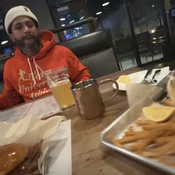 INC 82 Brewing - Bacon burger and fish tacos - Breweries Near Me - Dublin, California