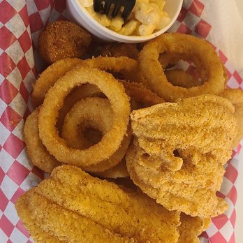 Hometown Grill - Fishplate - New American Near Me - West Memphis, Arkansas