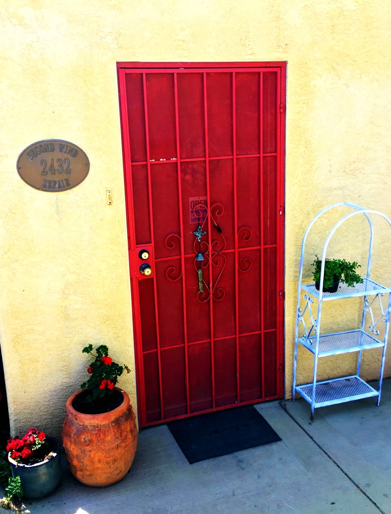 SECOND WIND REPAIR Updated July 2024 2432 Rose Ave NW, Albuquerque