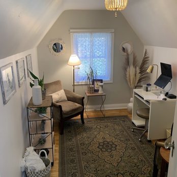 Kulhay Wellness Centre - Treatment Room #1 at Kulhay Wellness Centre is where counselling, psychotherapy and holistic nutrition healing takes place. - Chiropractors Near Me - Erin, Ontario Kulhay Wellness Centre - Treatment Room #1 at Kulhay Wellness Centre is where counselling, psychotherapy and holistic nutrition healing takes place. - Chiropractors Near Me - Erin, Ontario