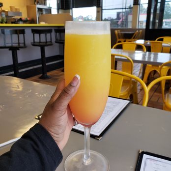 The Yellow Bee - Grande mimosa - Breakfast & Brunch Near Me - Hinesville, Georgia