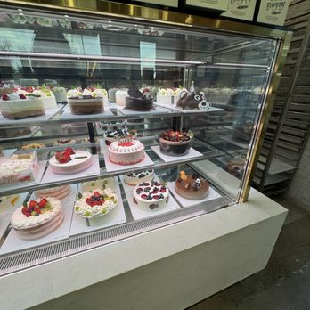 Tous les Jours - Patisserie/Cake Shop Near Me - Vancouver, Washington
