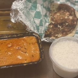 Butter Chicken GF Garlic Naan Butter Chicken GF Garlic Naan