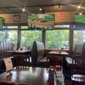 Milwaukee Burger Company - Inside - lots of sports to watch - Burgers Near Me - Hudson, Wisconsin Milwaukee Burger Company - Inside - lots of sports to watch - Burgers Near Me - Hudson, Wisconsin