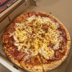 Fat Daddy's Pizza - Pepperoni pizza