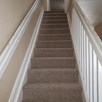 Fuentes Carpet Installation - the stairs leading to the second floor - Flooring Near Me