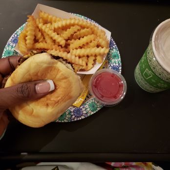 Shake Shack Las Colinas - Maybe I ordered a kids meal. Tiny burger. - Fast Food Near Me - Irving, Texas Shake Shack Las Colinas - Maybe I ordered a kids meal. Tiny burger. - Fast Food Near Me - Irving, Texas