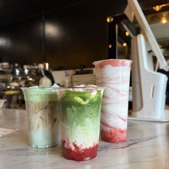 B Cafe - Pandan latte, strawberry cream matcha, cheesy berry - Bubble Tea Near Me - San Jose, California B Cafe - Pandan latte, strawberry cream matcha, cheesy berry - Bubble Tea Near Me - San Jose, California