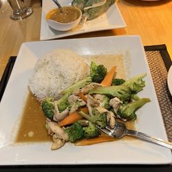 Bencharong Thai House - Padd broccoli
