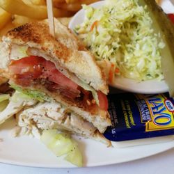 Restaurant Deno's - Club sandwich