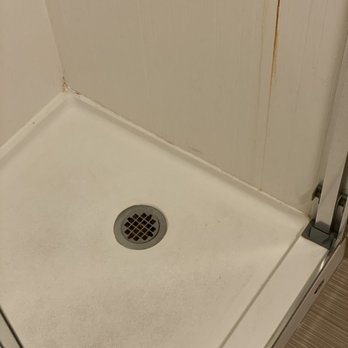 Courtyard by Marriott Birmingham Hoover - The shower in our 'renovated' room - Hotels Near Me - Hoover, Alabama Courtyard by Marriott Birmingham Hoover - The shower in our 'renovated' room - Hotels Near Me - Hoover, Alabama