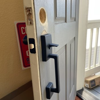 Forthright Locksmith - Schlage keypad handle set - Keys & Locksmiths Near Me