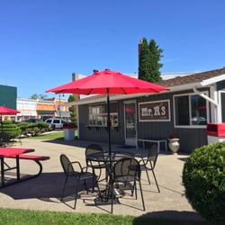 Mr. R's - Sunny day on the patio!
