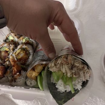 Umi Hand Roll Bar - Large hand rolls - Sushi Bars Near Me - San Jose, California Umi Hand Roll Bar - Large hand rolls - Sushi Bars Near Me - San Jose, California