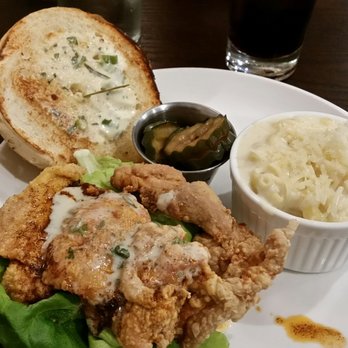 Mockingbird Kitchen - Hot chicken w/ mac n cheese - New American Near Me - Fayetteville, Arkansas