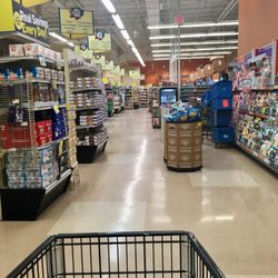 Hannaford Livingston NY. Small store, clean and well kept.