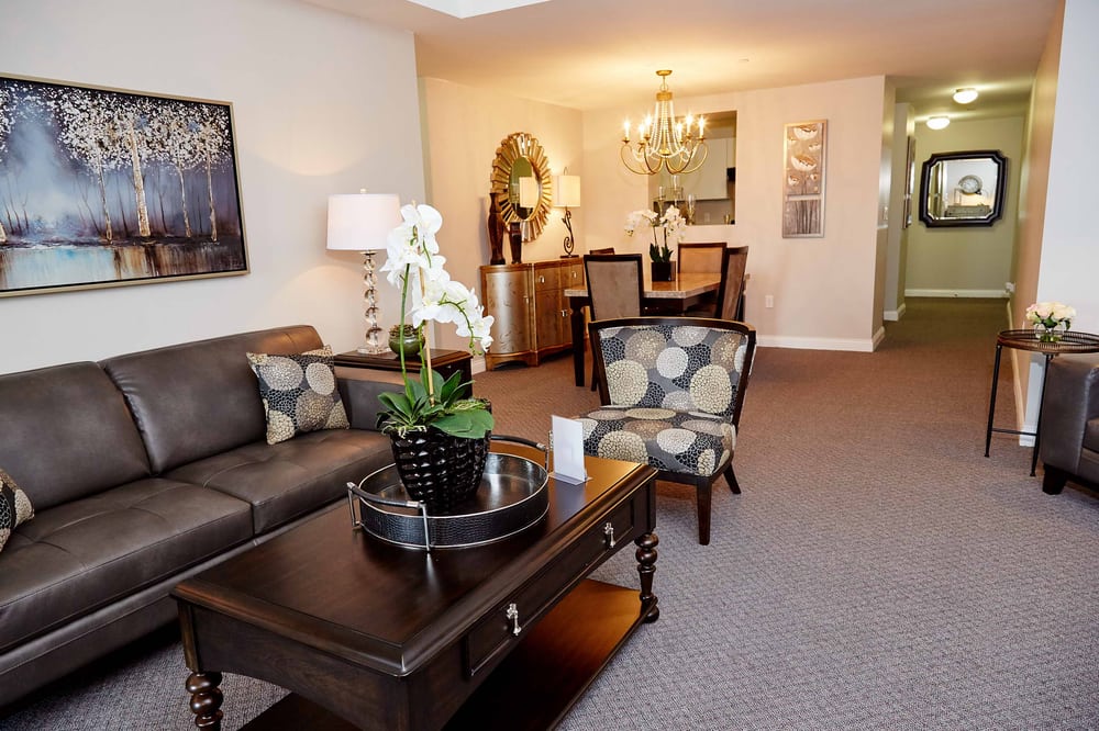 SULLIVAN REGENCY Updated September 2024 685 West Broadway