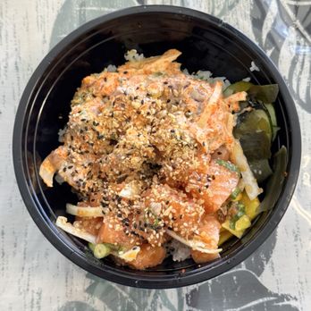 HanaPa'a 2 - Poke bowl (top is spicy ahi, bottom is garlic shoyu salmon) - Poke Near Me - Honolulu, Hawaii