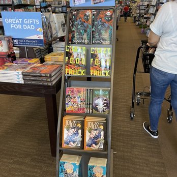 Books A Million - Mangas - Bookstores Near Me - Kissimmee, Florida