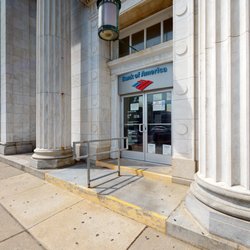 Bank of America Financial Center - Storefront