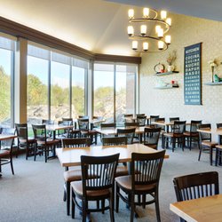 Travelway Inn - Our Guests start the day off right with a delicious hot breakfast while enjoying the News or taking in the relaxing views