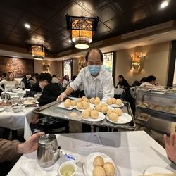 Far East Restaurant - Dim sum cart