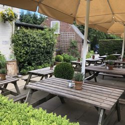 The Alford Arms - Great outdoor area
