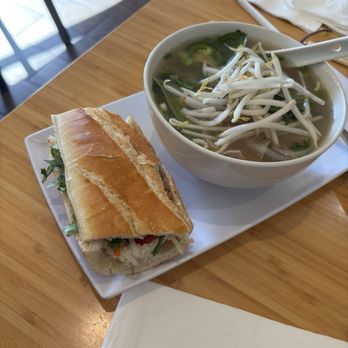 Benley Vietnamese Kitchen - Pho and ban mi lunch special - Vietnamese Near Me - Long Beach, California