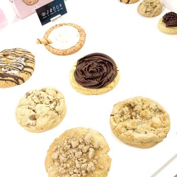 Crumbl - Henrico - Bakeries Near Me - Glen Allen, Virginia