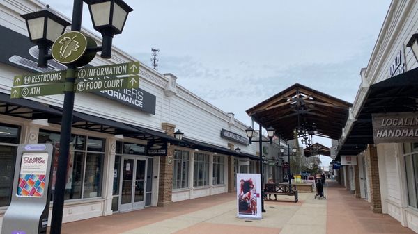 Merrimack Premium Outlets by null