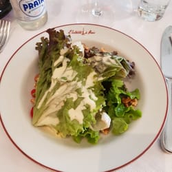 L'Entrecôte de Paris - Salada de entrada com nozes