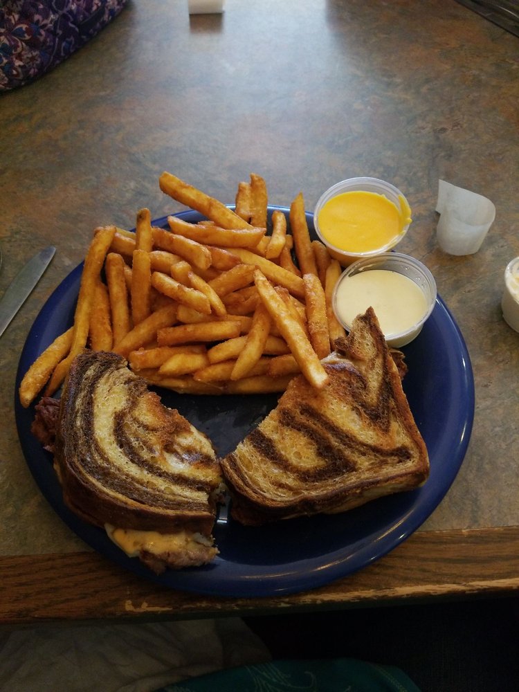 SGT PEPPER’S CAFE 43 Photos & 76 Reviews Breakfast & Brunch 218 N