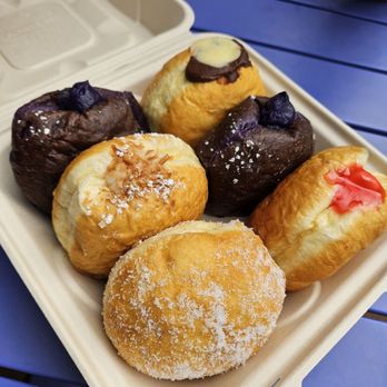 Kauai Bakery - Ube, haupia, red bean, chocolate, guava - Bakeries Near Me - Lihue, Hawaii Kauai Bakery - Ube, haupia, red bean, chocolate, guava - Bakeries Near Me - Lihue, Hawaii