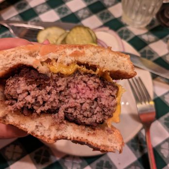 J.G. Melon - Burger - American Near Me - New York, New York J.G. Melon - Burger - American Near Me - New York, New York