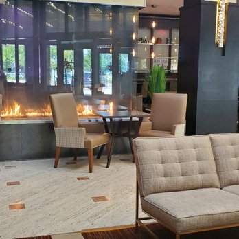 Hilton Rosemont/Chicago O'Hare - Lobby - Hotels Near Me - Rosemont, Illinois Hilton Rosemont/Chicago O'Hare - Lobby - Hotels Near Me - Rosemont, Illinois