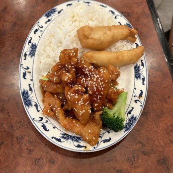 New Golden Gate - General Gau's Chicken Rice Plate - Chinese Near Me - Boston, Massachusetts New Golden Gate - General Gau's Chicken Rice Plate - Chinese Near Me - Boston, Massachusetts
