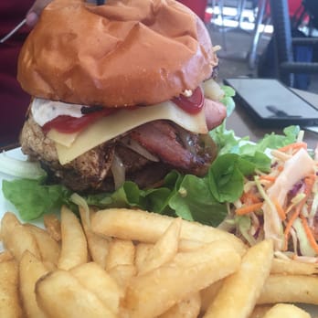 Nonna's - Hungry Bugger Burger - Italian Near Me - Biggera Waters, QLD