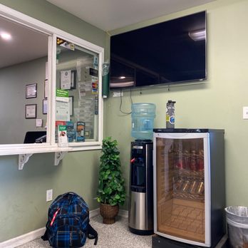 Bravo Transmission - Inside Main Office with Seating area - Auto Repair Near Me - Reno, Nevada Bravo Transmission - Inside Main Office with Seating area - Auto Repair Near Me - Reno, Nevada